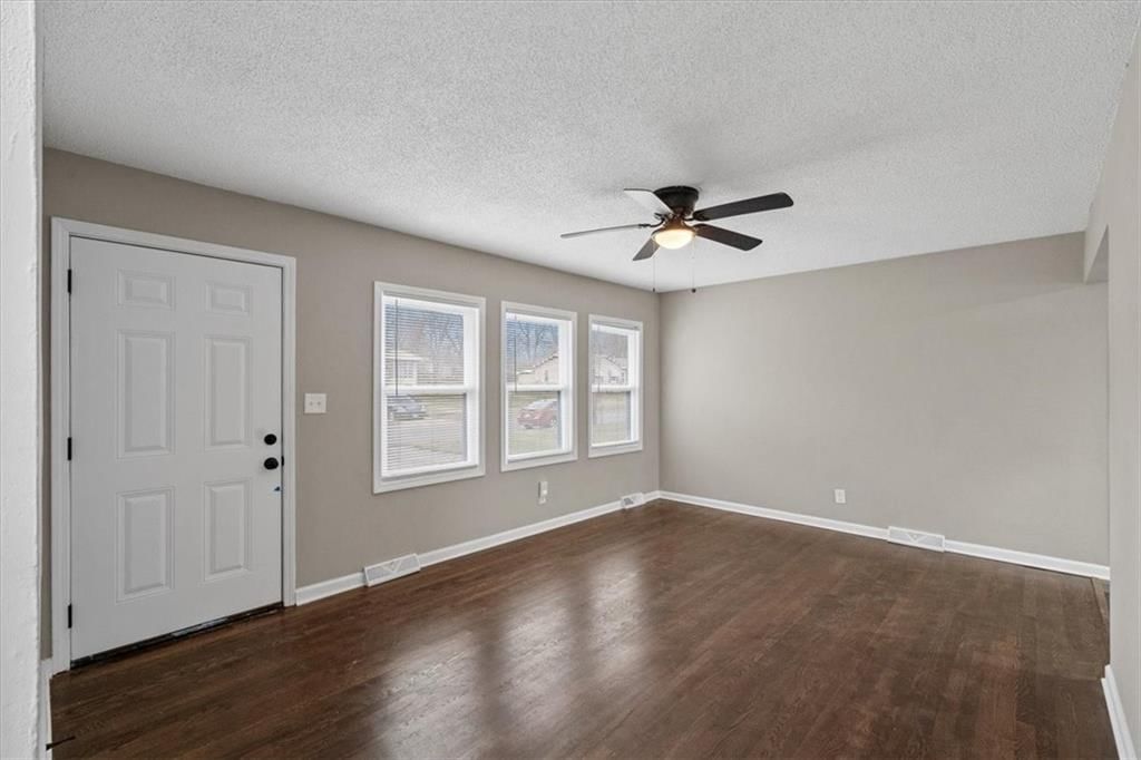 7337 College Avenue — photo 4