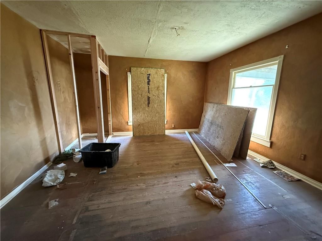 202 6th Avenue S — photo 4