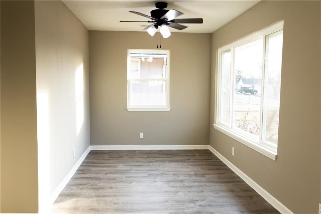129 N Neconi Avenue — photo 13