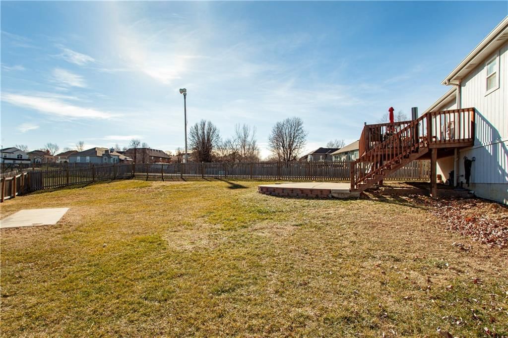521 SW Lakeview Drive — photo 6