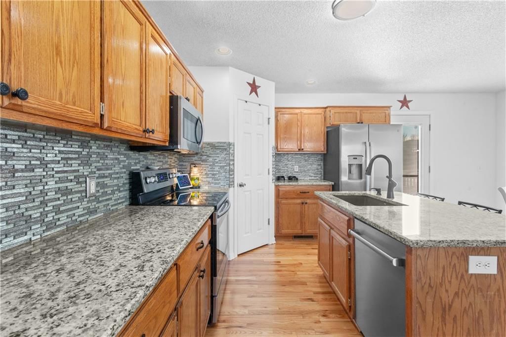 521 SW Lakeview Drive — photo 14
