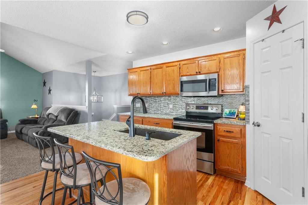 521 SW Lakeview Drive — photo 17