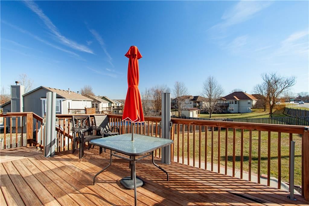 521 SW Lakeview Drive — photo 30