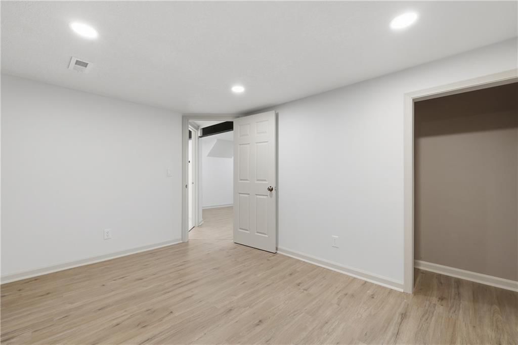 8707 E 85th Street — photo 27