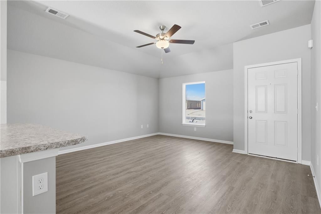 869 N Buckeye Street — photo 4