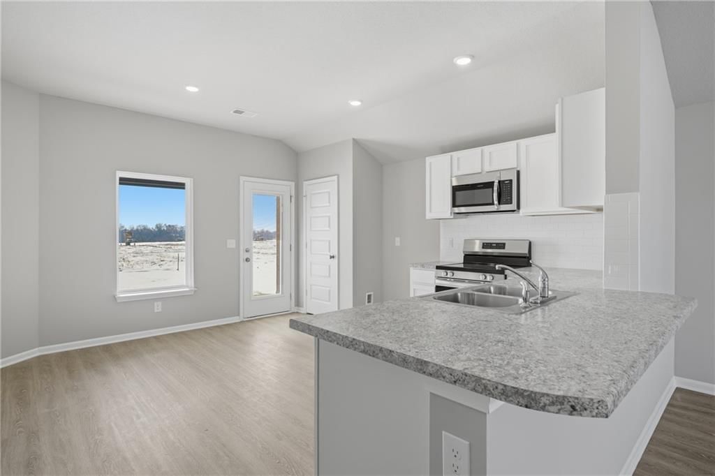 869 N Buckeye Street — photo 7
