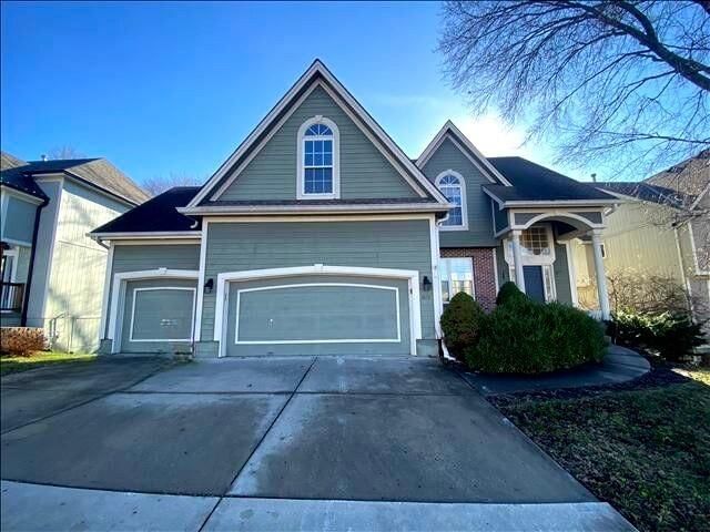 1172 WHITE OAK Lane, Liberty, MO