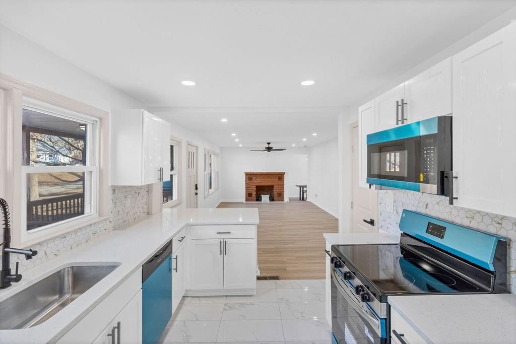 1223 W 32nd Street — photo 8