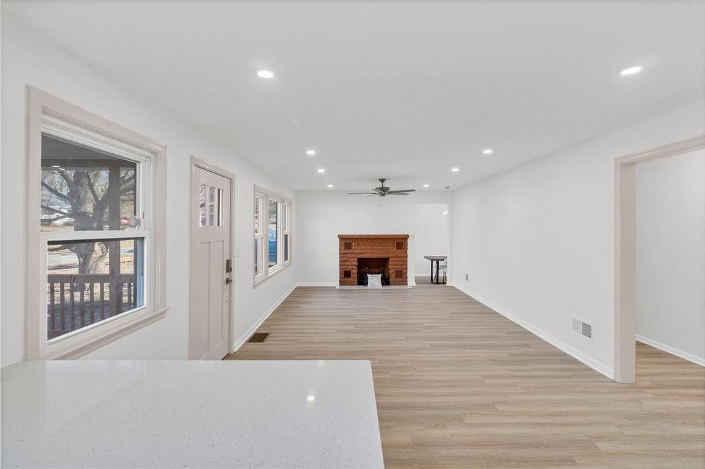 1223 W 32nd Street — photo 9