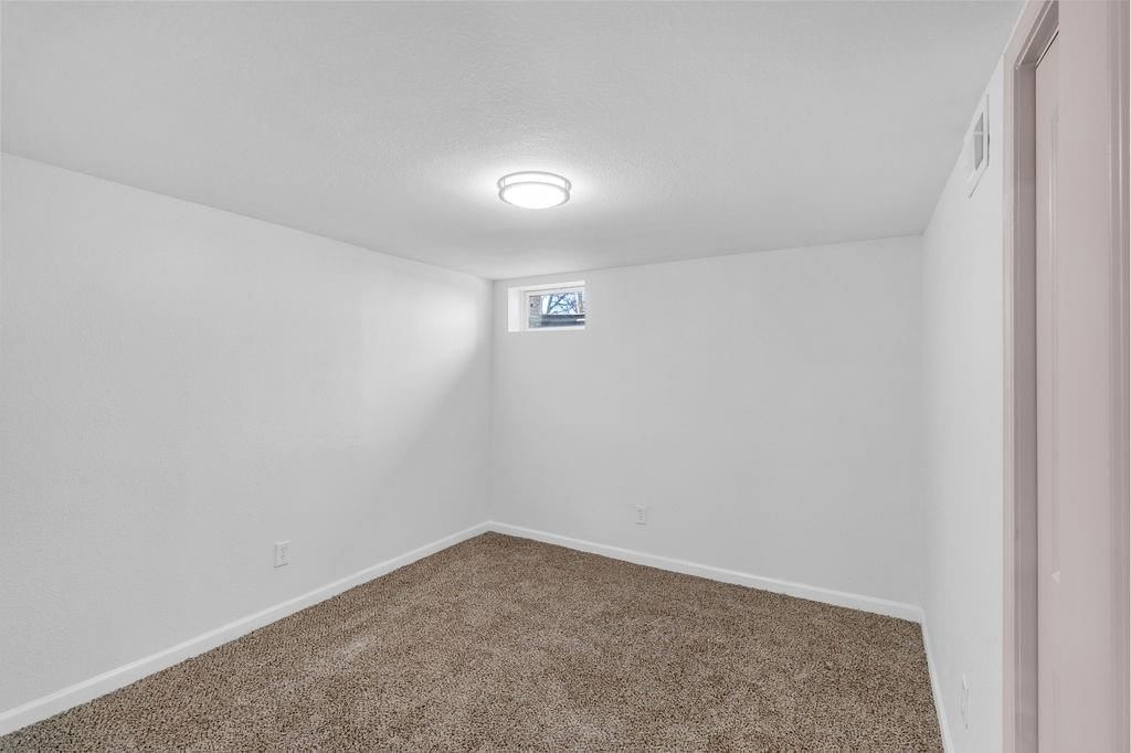 1223 W 32nd Street — photo 24