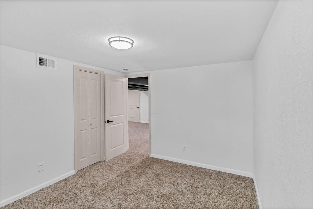 1223 W 32nd Street — photo 25