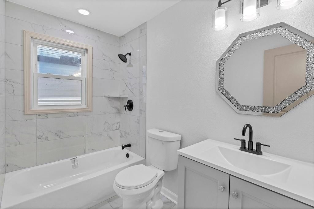 1223 W 32nd Street — photo 27