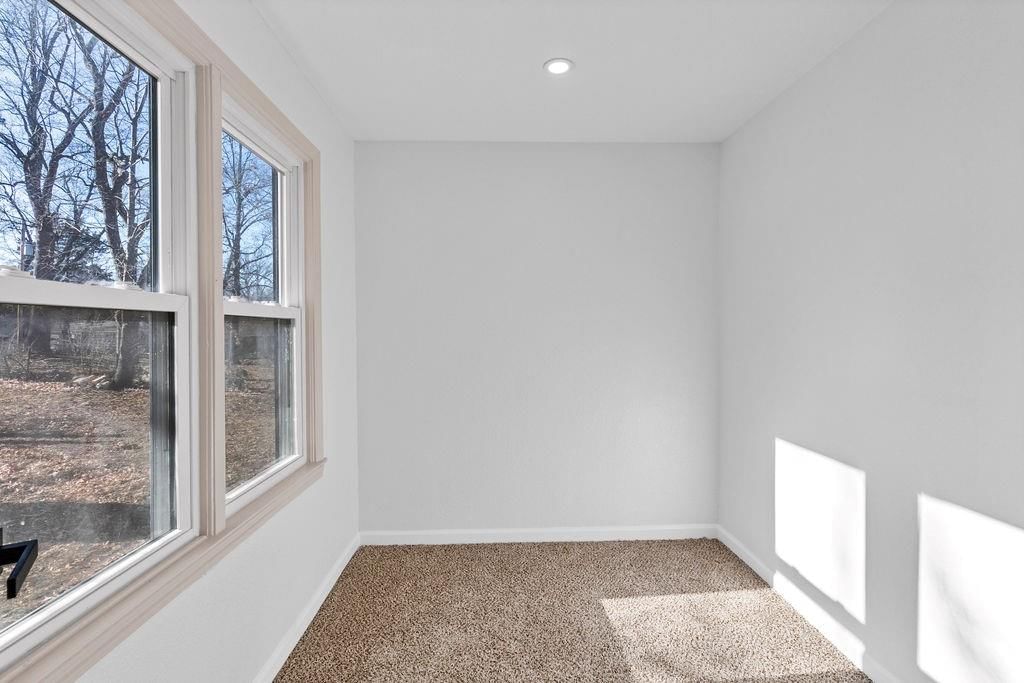 1223 W 32nd Street — photo 31