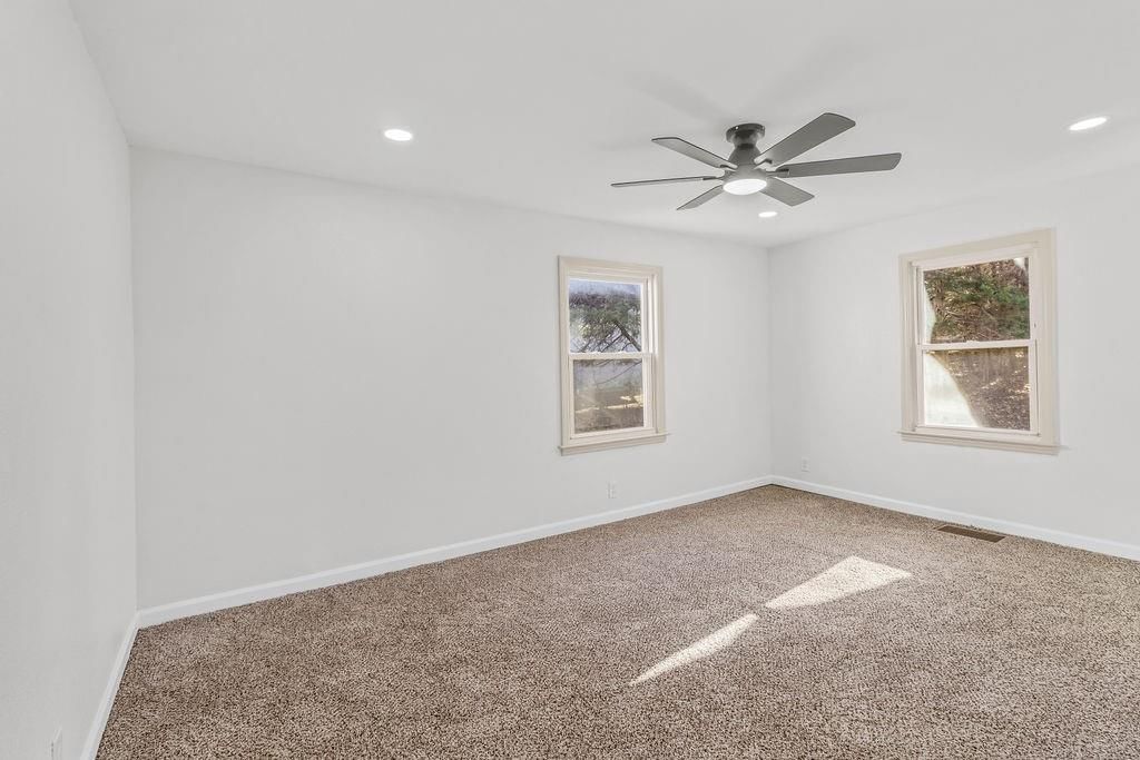 1223 W 32nd Street — photo 34