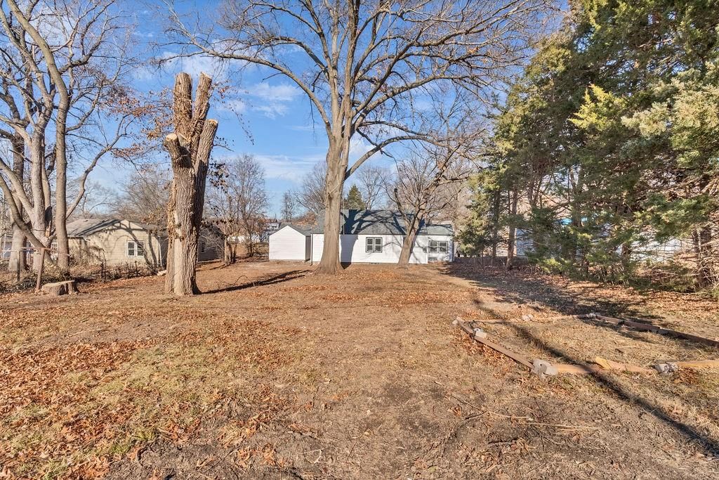 1223 W 32nd Street — photo 39