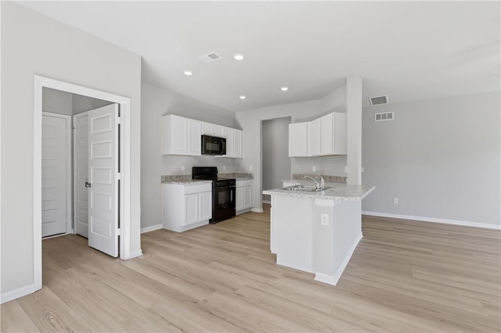 533 N Persimmon Street — photo 11