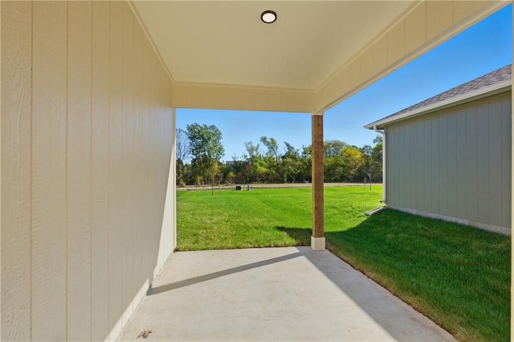 533 N Persimmon Street — photo 25
