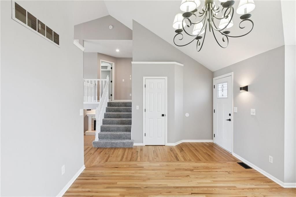 821 NE COLLEEN Drive — photo 6