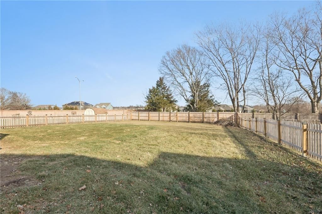 821 NE COLLEEN Drive — photo 20