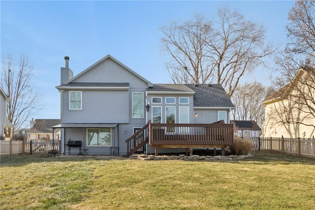 821 NE COLLEEN Drive — photo 46
