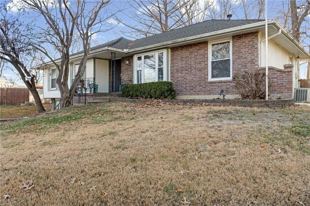 801 NE 73rd Place — photo 3