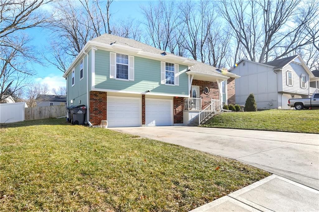 2504 NW Leann Drive — photo 3