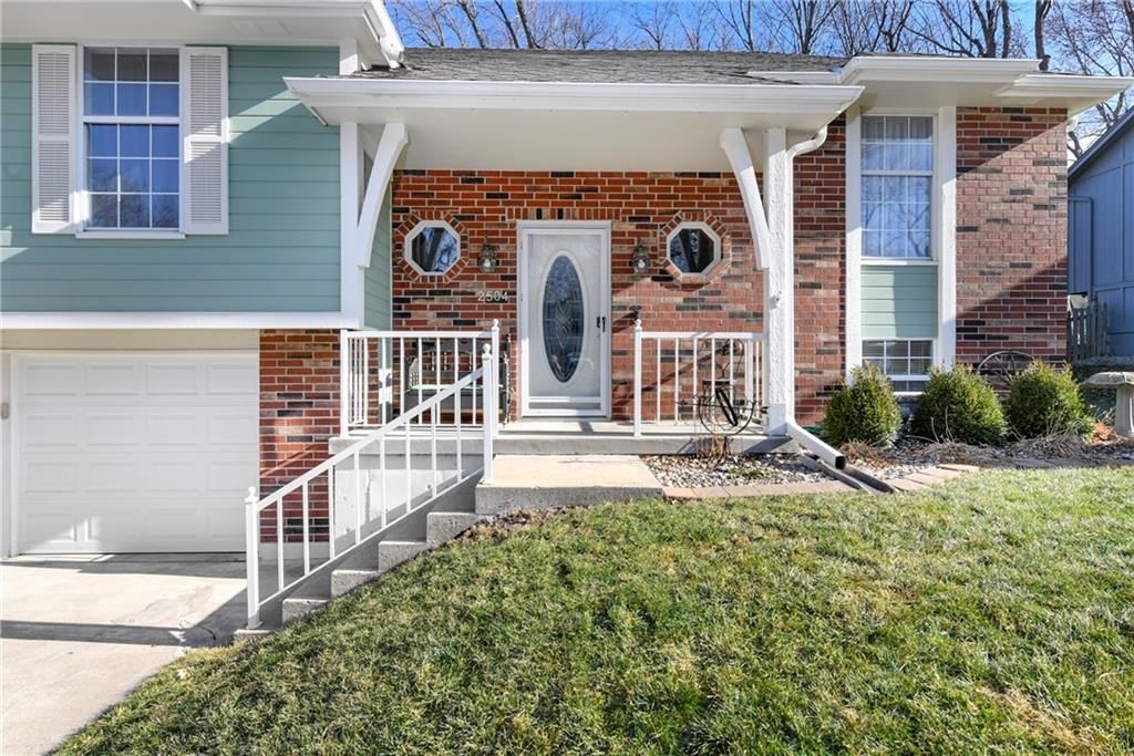 2504 NW Leann Drive — photo 4