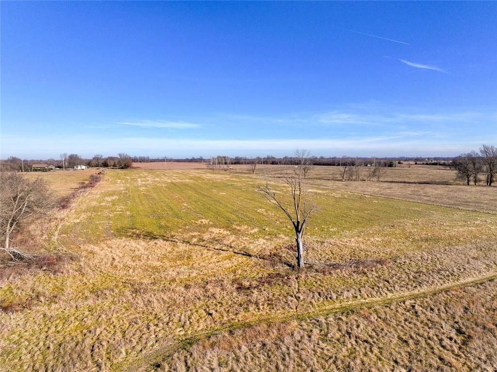 000 E Logan Road — photo 4