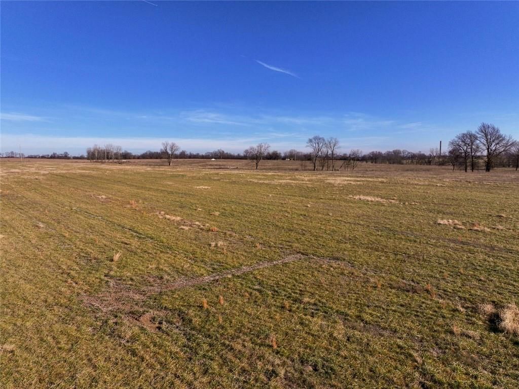 000 E Logan Road — photo 8