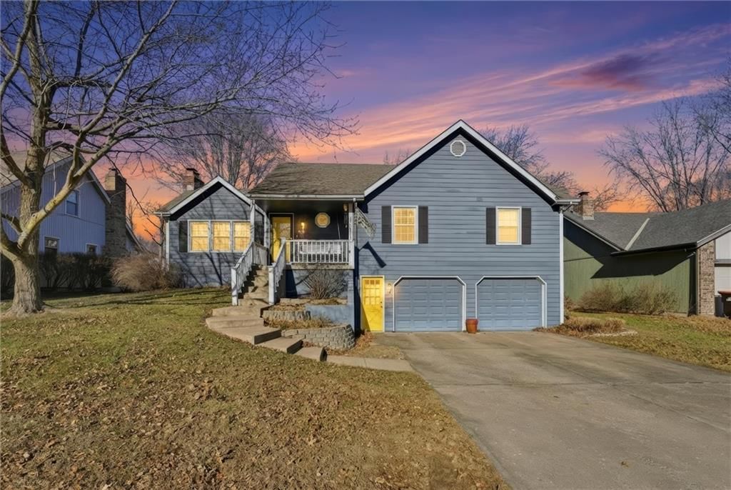 1004 SE 5th Terrace, Lee's Summit, MO