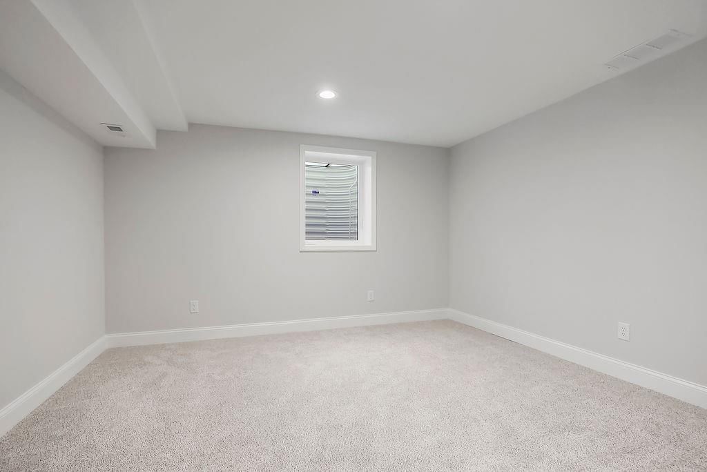 6914 Glenwood Street — photo 31