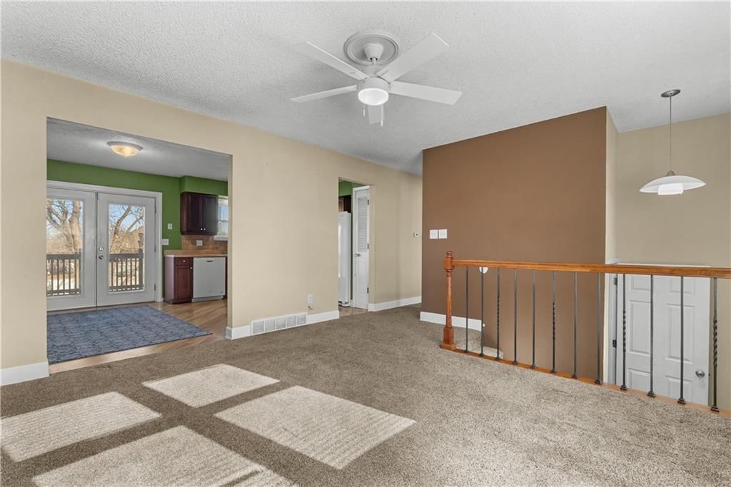 208 Manor Lane — photo 8