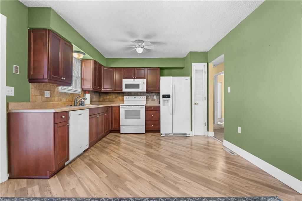 208 Manor Lane — photo 11