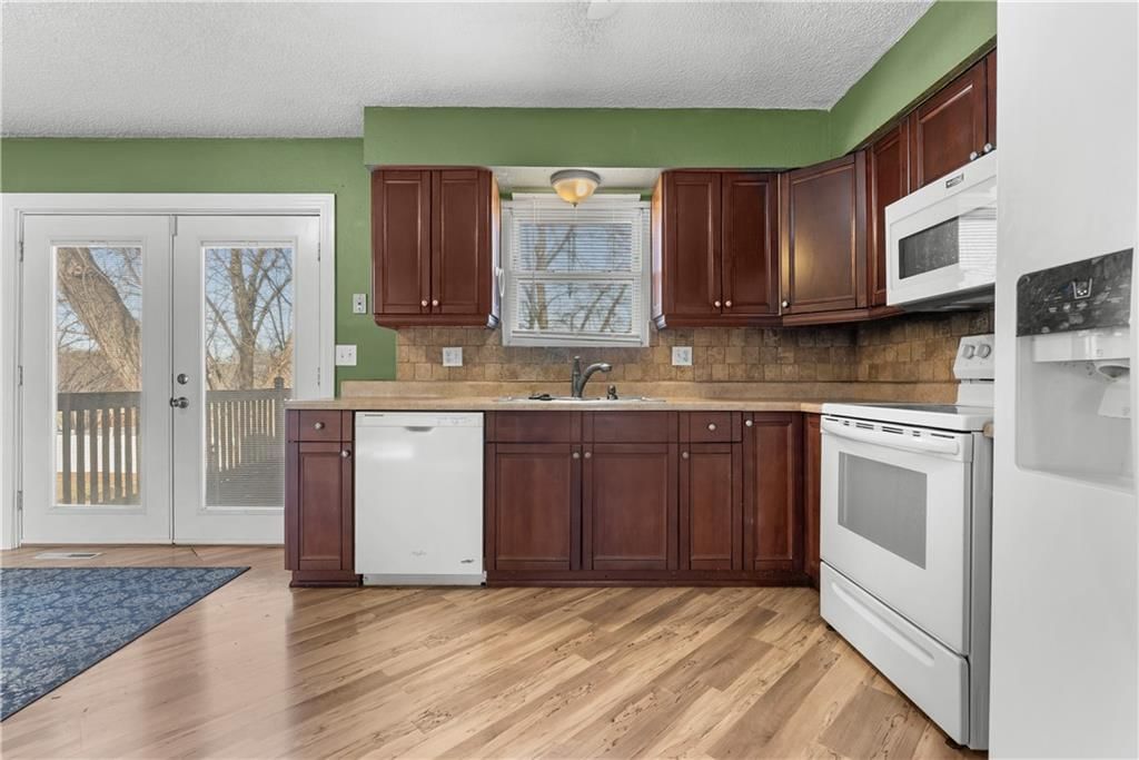 208 Manor Lane — photo 12
