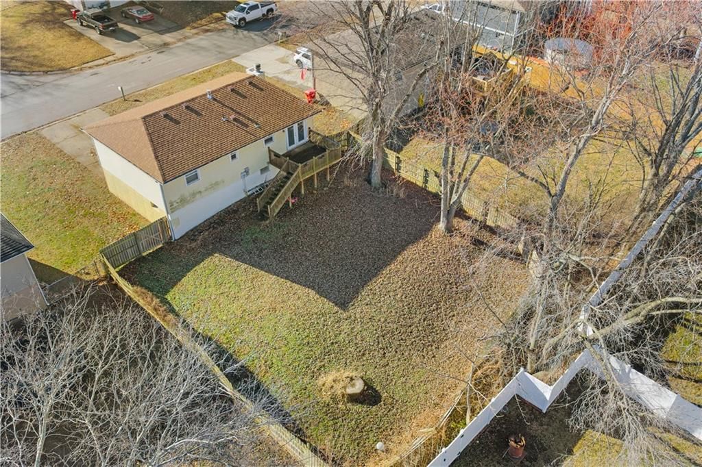 208 Manor Lane — photo 33