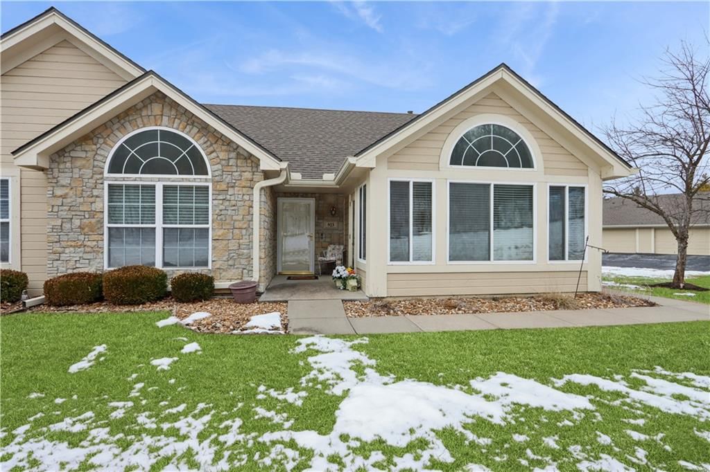 923 NE Devon Drive — photo 5