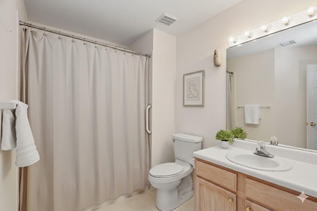 923 NE Devon Drive — photo 11