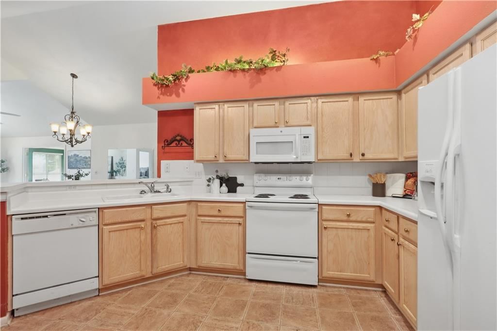 923 NE Devon Drive — photo 13