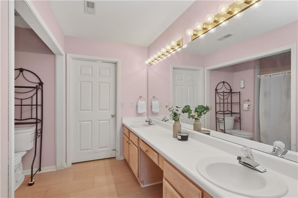 923 NE Devon Drive — photo 16
