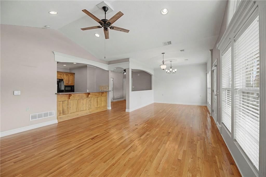 5413 W 145th Terrace — photo 9