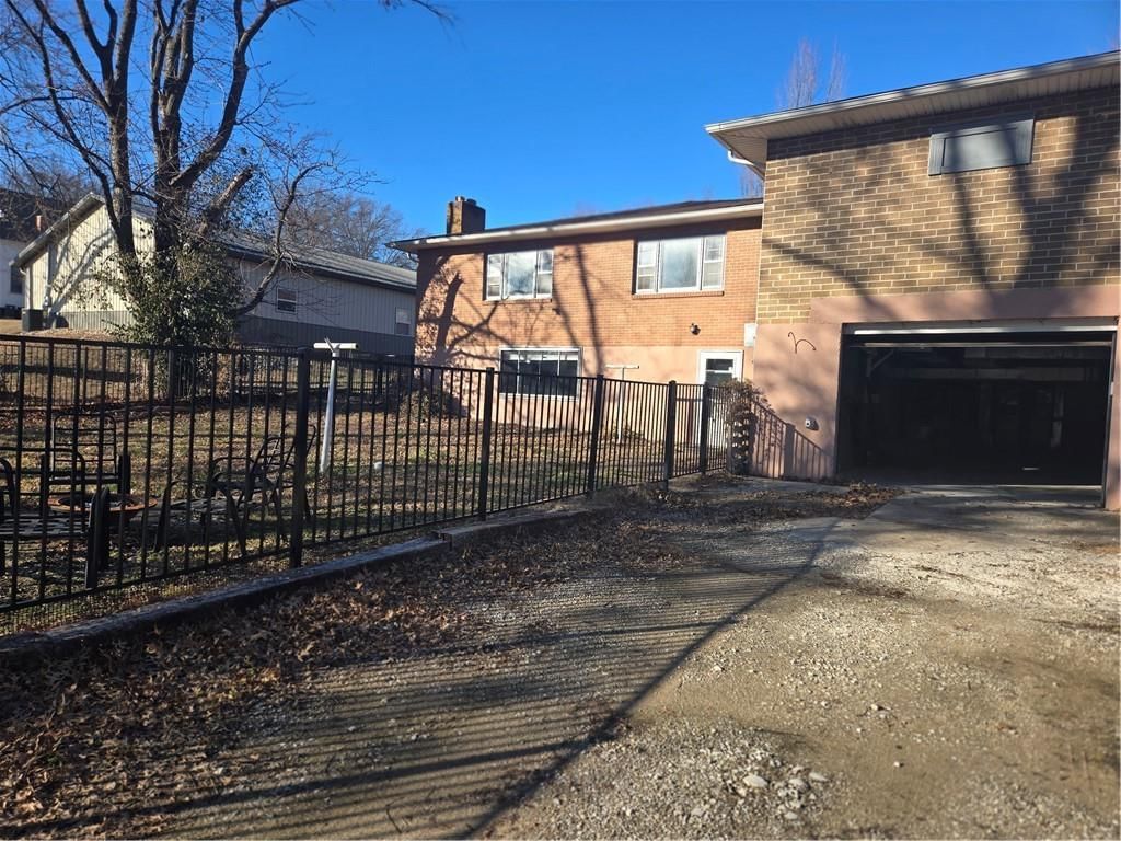 200 Ruby Street — photo 44