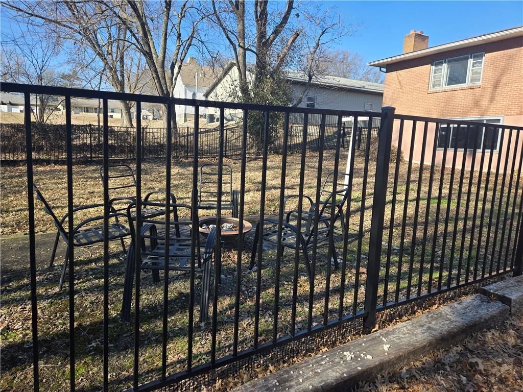 200 Ruby Street — photo 46