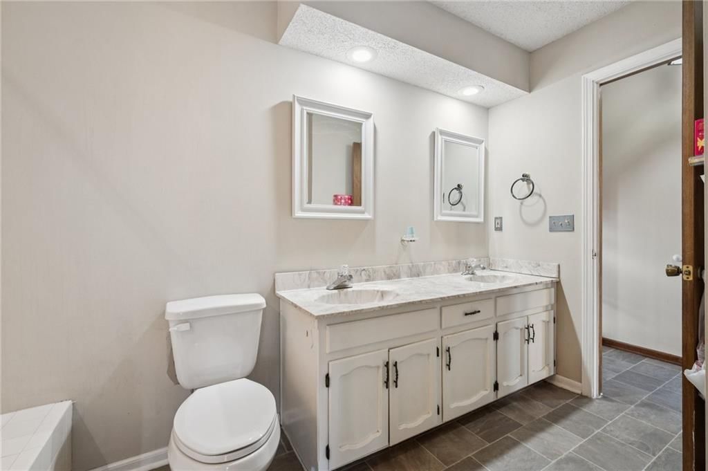 7044 N Askew Avenue — photo 17