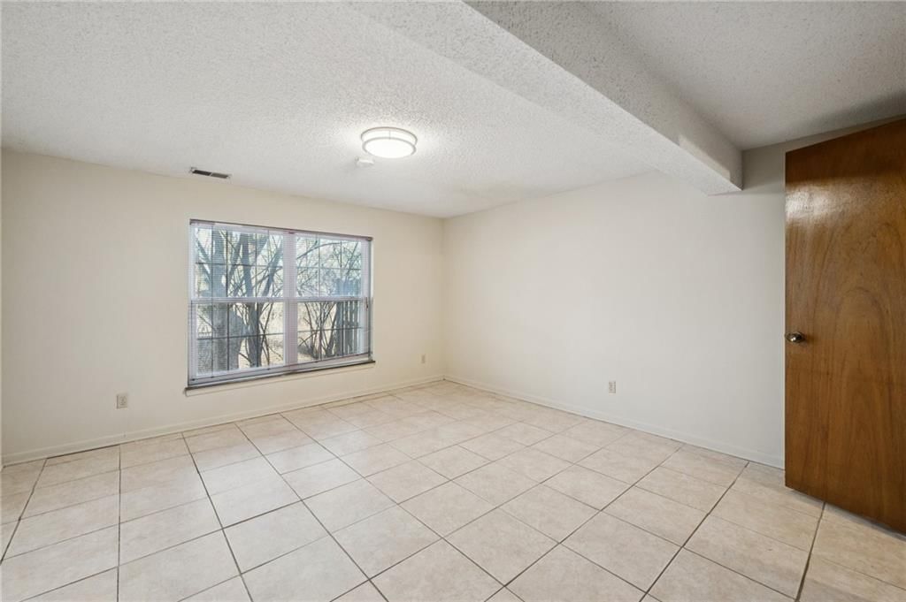 7044 N Askew Avenue — photo 26