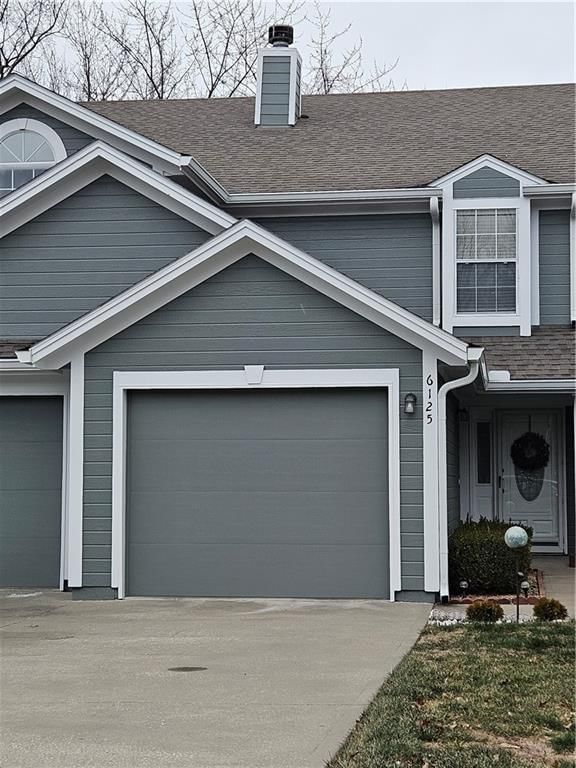 6125 NE Moonstone Court, Lee's Summit, MO