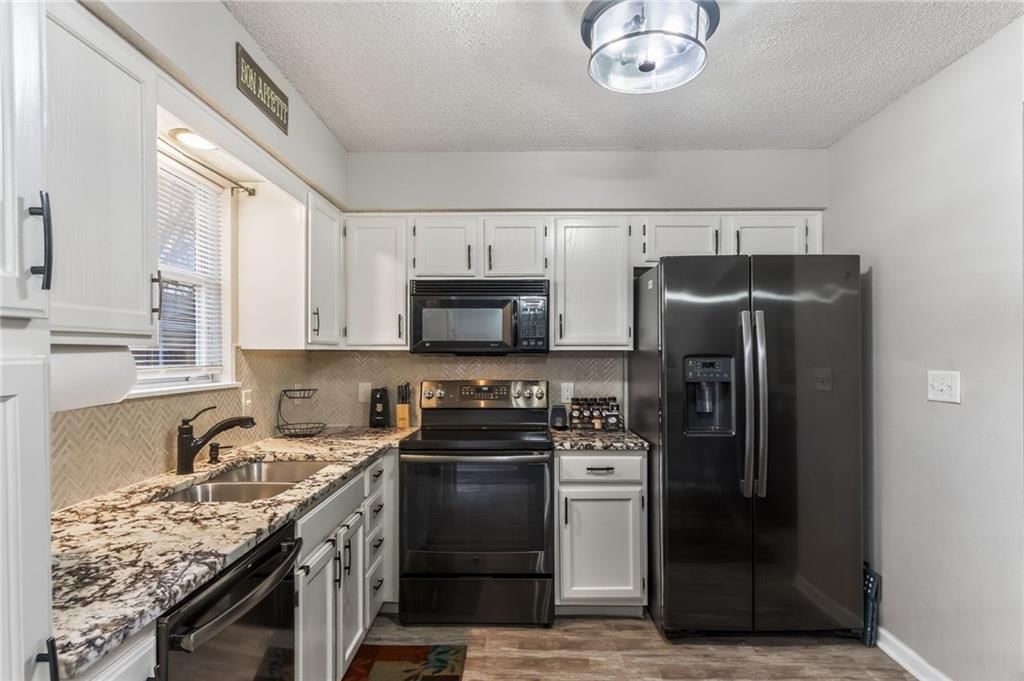 6125 NE Moonstone Court — photo 12