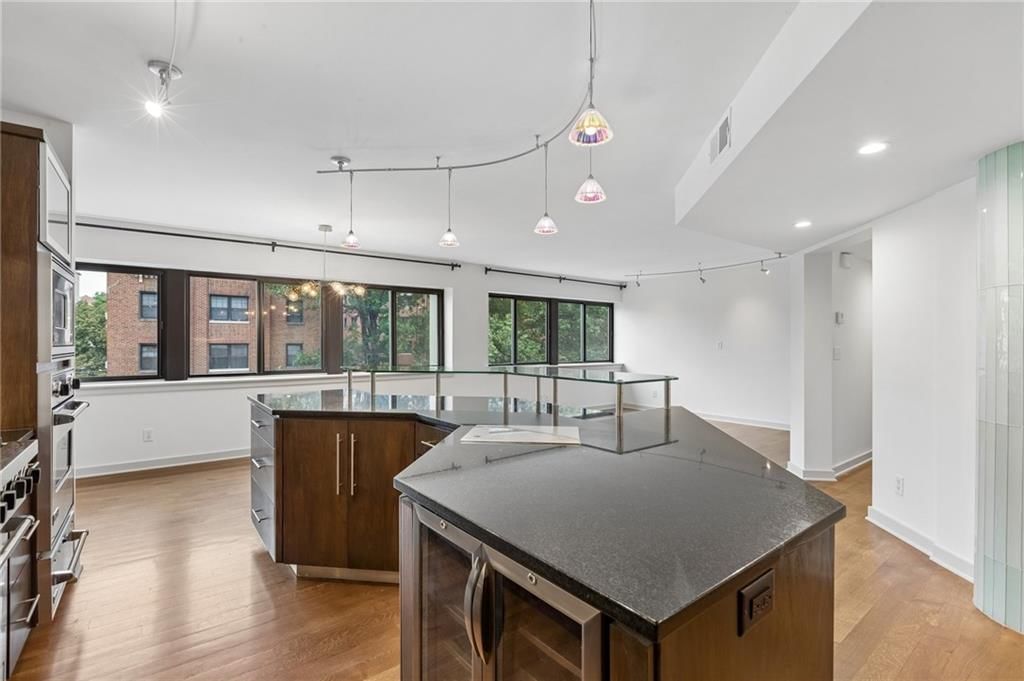 803 W 48th Street — photo 10