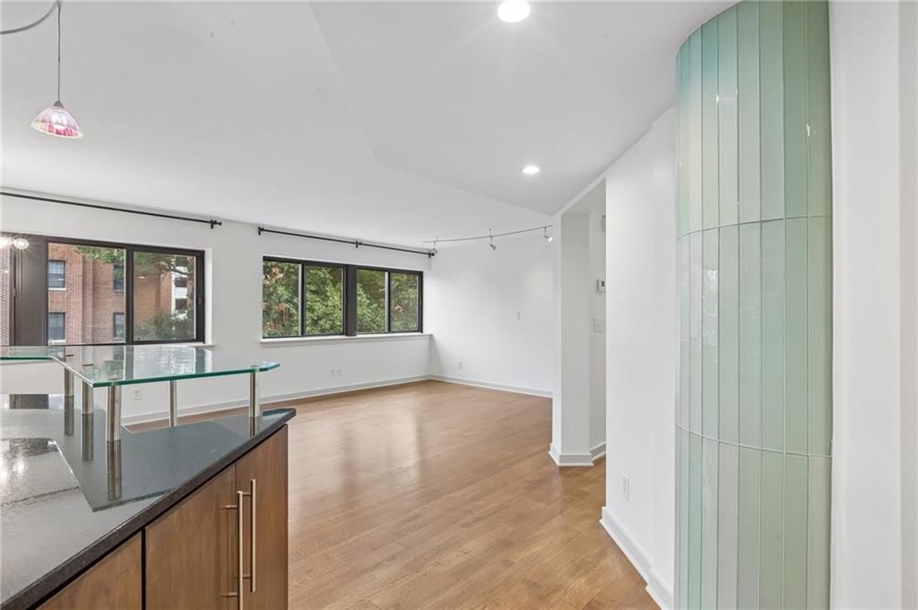 803 W 48th Street — photo 11