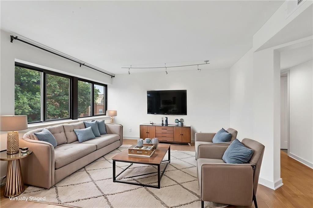 803 W 48th Street — photo 12