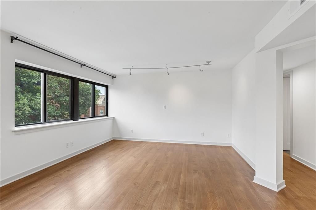 803 W 48th Street — photo 13